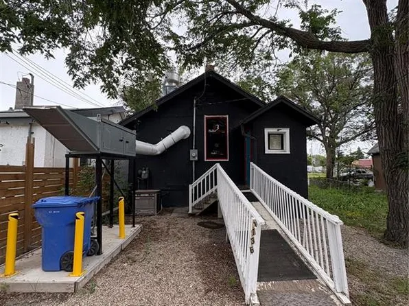 1736 WINNIPEG STREET, Regina, SK S4P 1E9