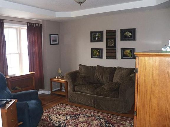4th image of 913 Jennison Dr