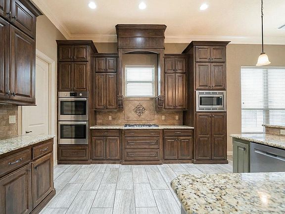 4th image of 135 Circle Rd