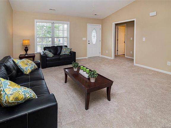 4th image of 116 Edinburgh Ct #1B