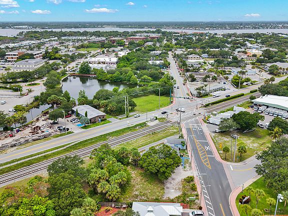 5th image of 312 SE M.l.k. Jr Boulevard