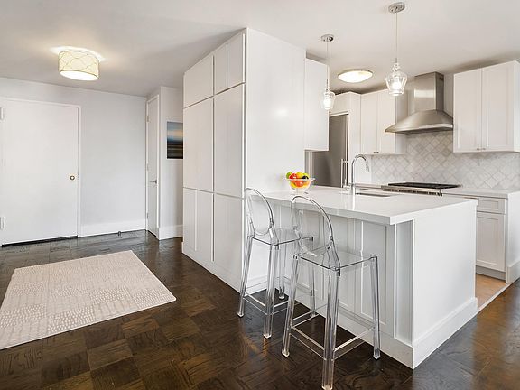 4th image of 420 E 72nd St APT 16A