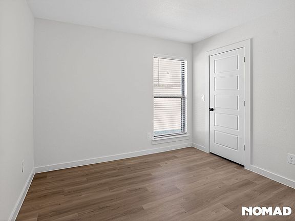5th image of 2160 Langford Ave