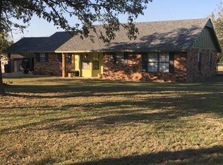 1513 E Old Military Rd, Stigler, OK 74462