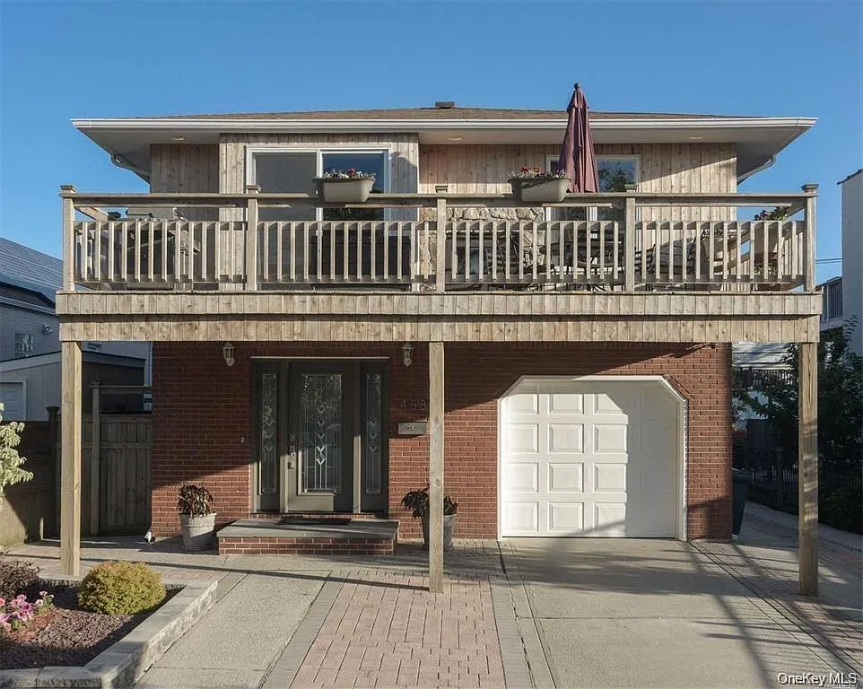 3 bed, 2.0 bath, 1600 sqft, $4,300 — Photo 1
