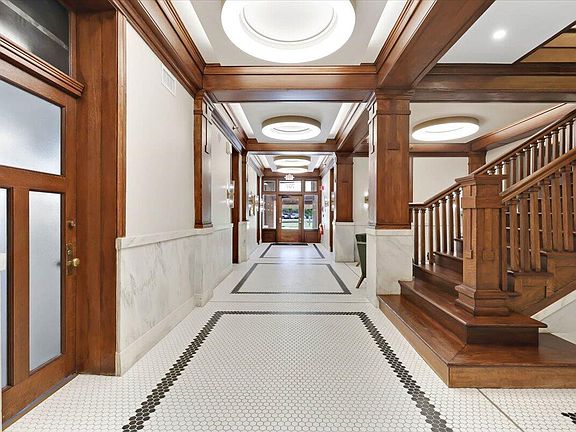 4th image of 707 Georgia Ave #305