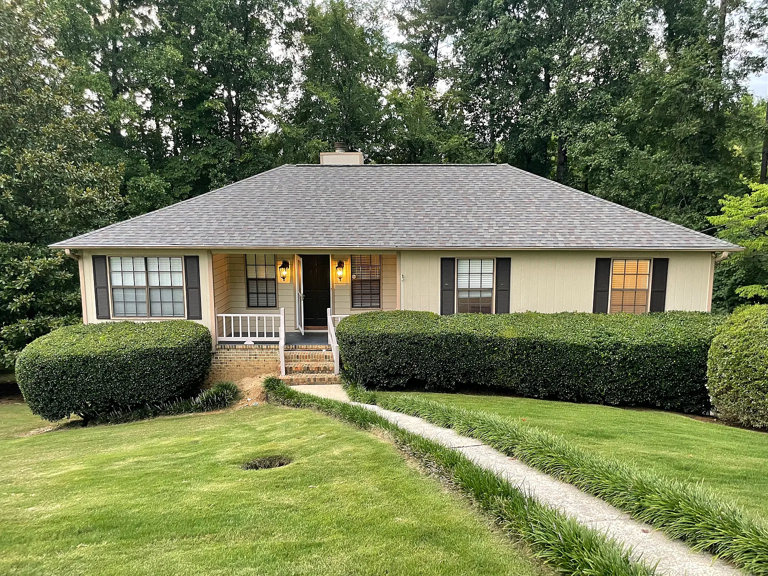 3 bed, 2200 sqft, $2,450 — Photo 1
