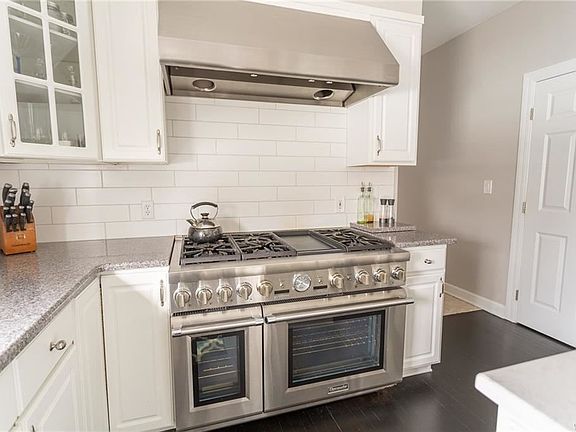 5th image of 4185 Heather Dr