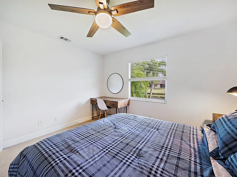 1342 Essex Dr — Photo 37