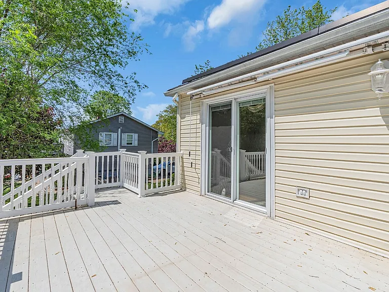 12 Windsor Rd — Photo 20