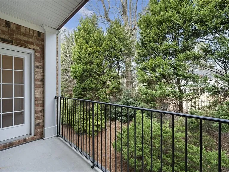 2603 Oglethorpe Cir — Photo 27