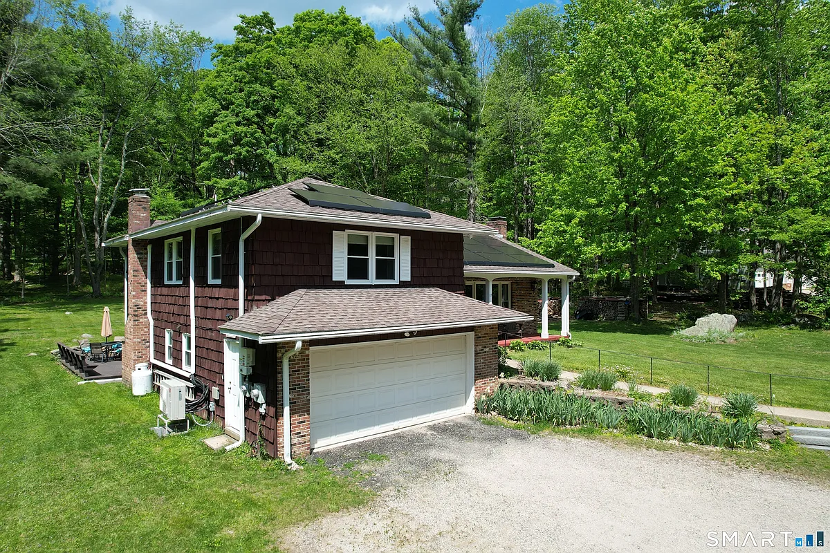 Building Photo - 17 Colebrook Rd
