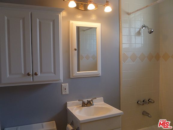5th image of 10333 Santa Monica Blvd APT 9