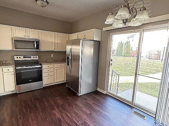 5th image of 1212 Green Dr #701