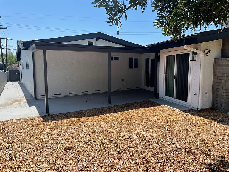 4125 Olympic St — Photo 20