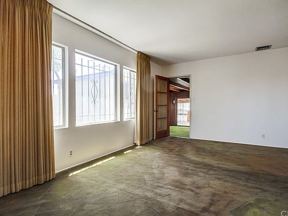 5th image of 10702 Cecilia St
