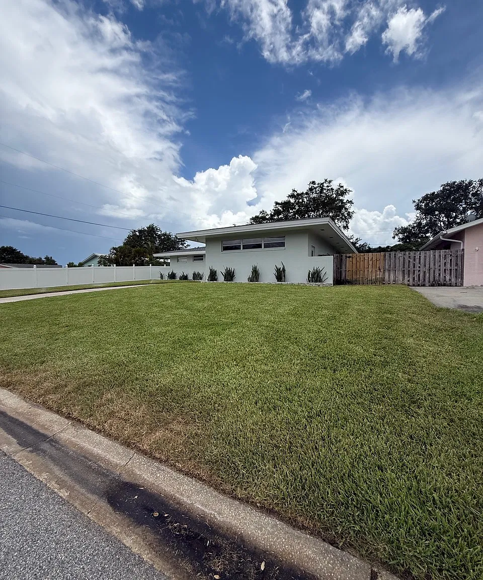 1135 Granada Ave — Photo 1