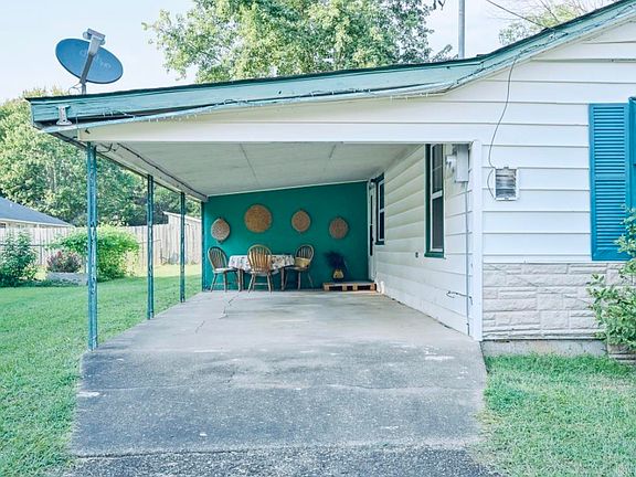 5th image of 1105 Oak Grove Ave