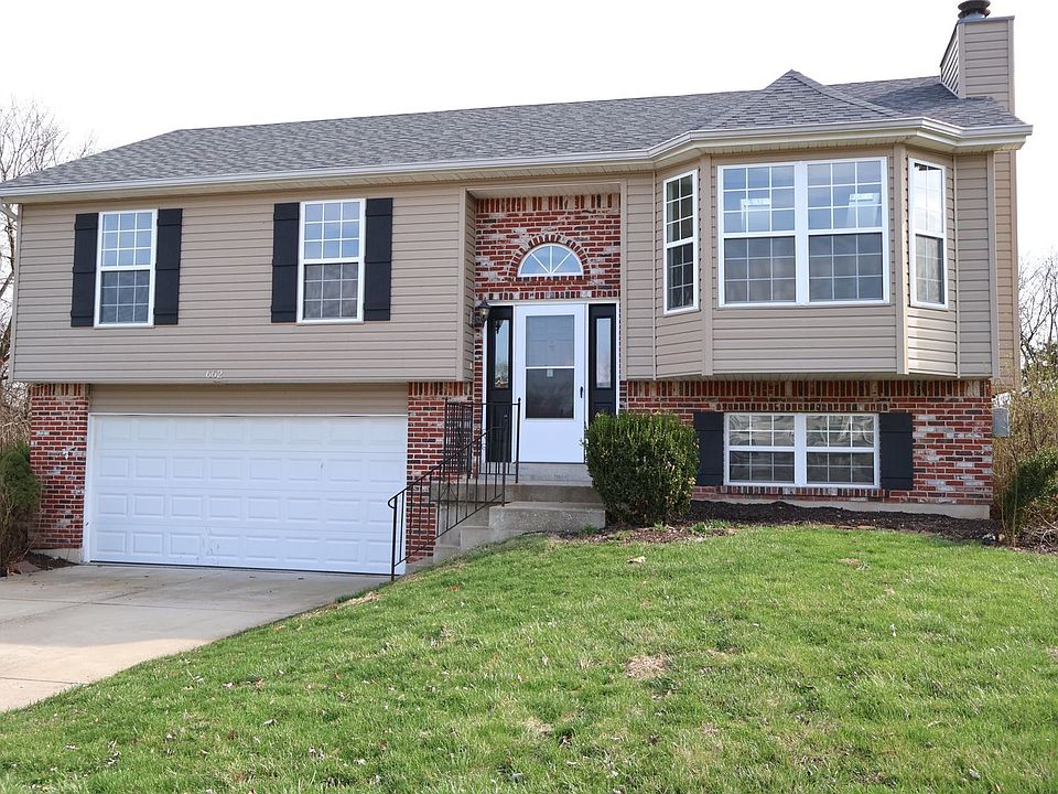 1st image of 662 Ballantrae Dr