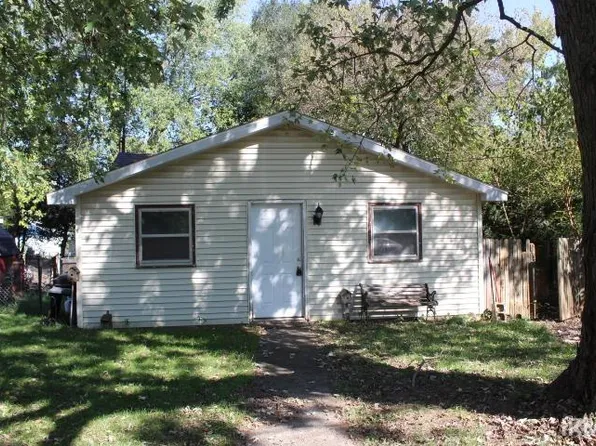 605 E Saint Louis St, Knox, IN 46534
