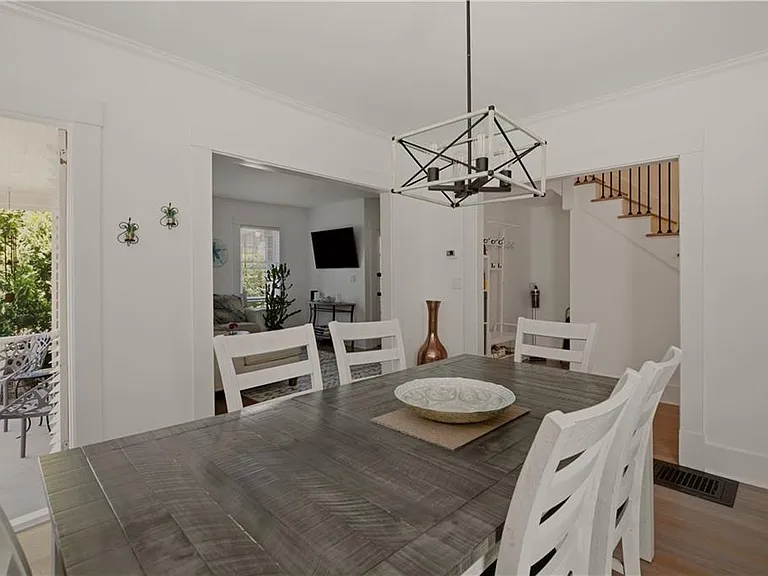 21 Pell St — Photo 8