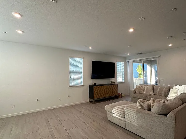 1316 Ironside Pl — Photo 10