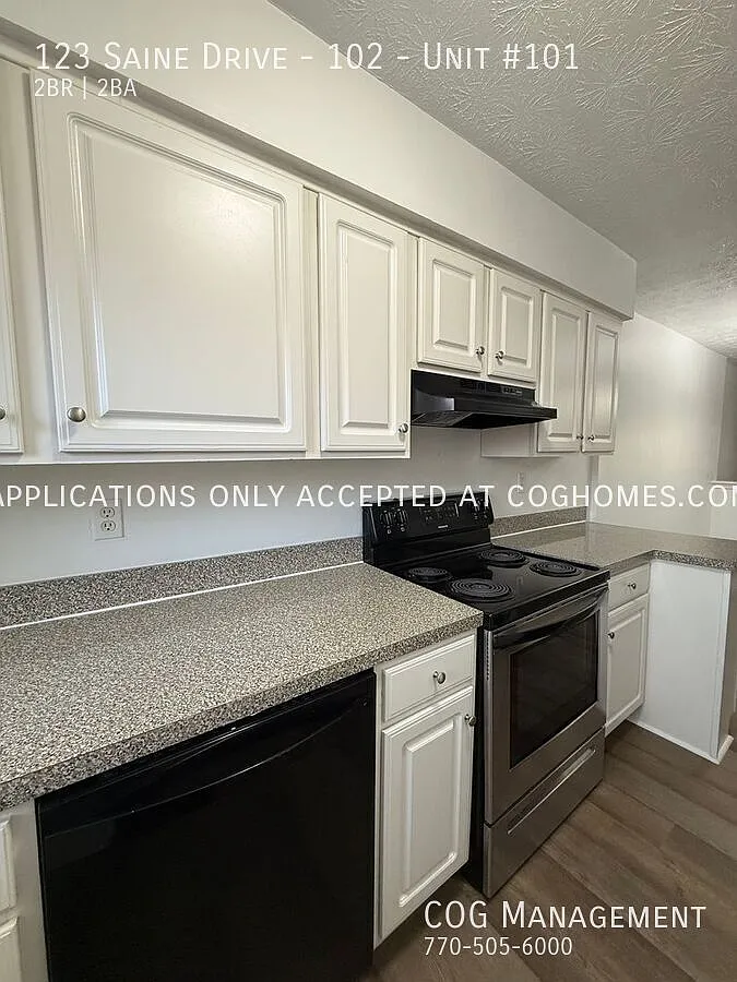 Condominium Located Near Marietta Square — Photo 4