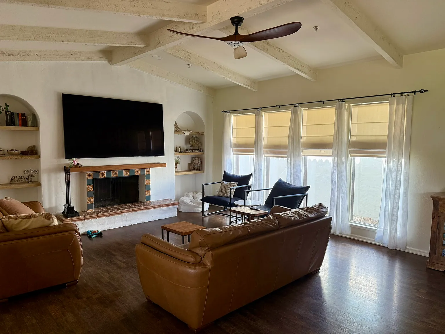 5 bed, 3212 sqft, $7,700 — Photo 4