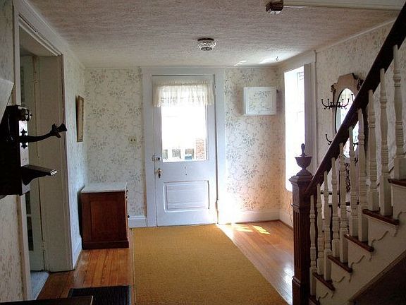 2nd image of 26 E 4th St