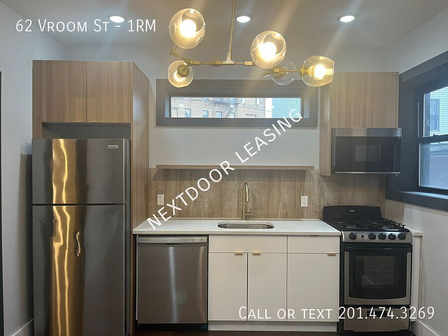 1st image of 62 Vroom St #1