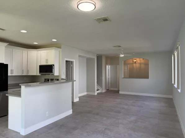 3251 Laurel Ridge Cir, Riviera Beach, FL 33404
