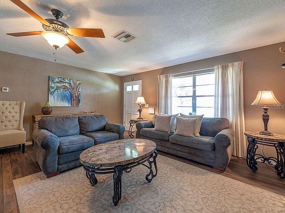 5th image of 31 Wisteria Dr