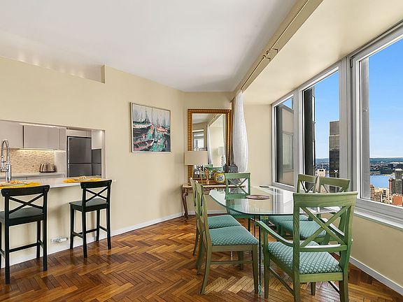 3rd image of 150 W 56th St APT 5403