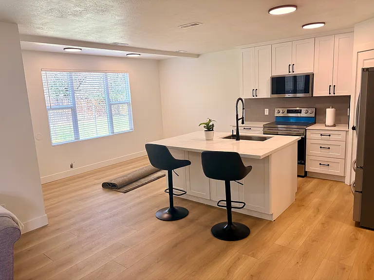 433 E Serenity Oak Ln #B — Photo 6