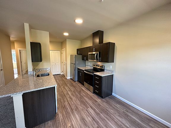 4th image of 5661 Woodside Dr SE #5663-202