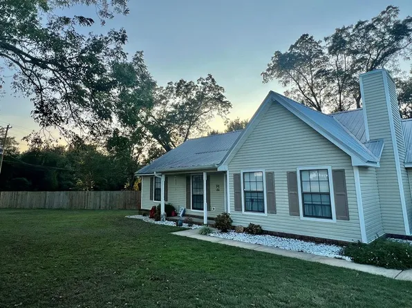 1416 W Cook Rd, Dothan, AL 36301