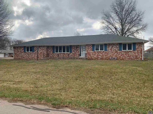 2821 SE Bennett Dr, Topeka, KS 66605