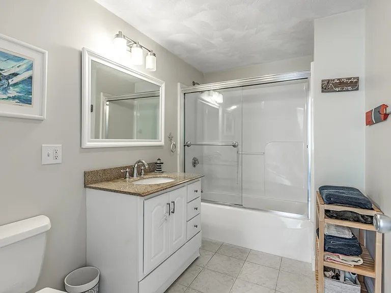 876 Shirley St #2 — Photo 24