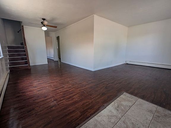 2nd image of 905 Nevada Ave