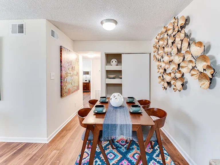 The Overlook Apartment Homes — Photo 8