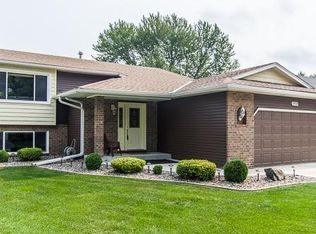 5918 Alameda St, Shoreview, MN 55126