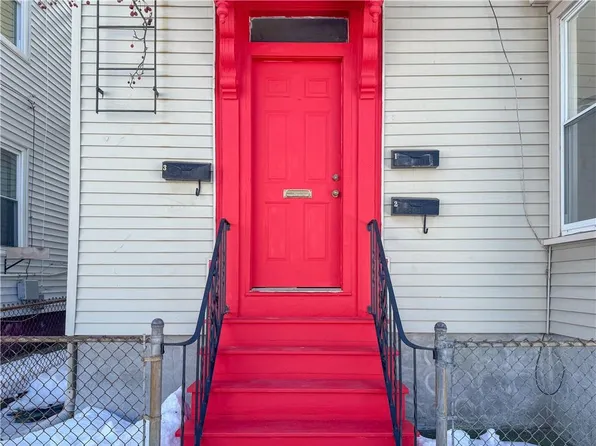 86 Bernon St, Providence, RI 02908