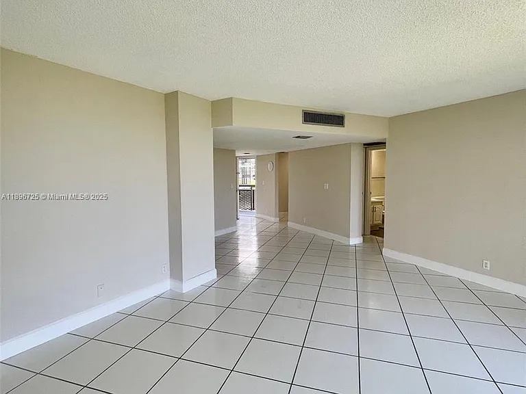 20400 W Country Club Dr #608 — Photo 17