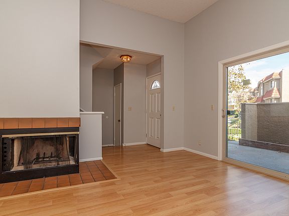 4th image of 17928 River Cir APT 6