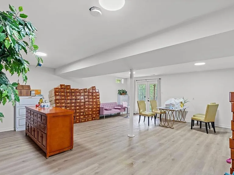 14216 Cervantes Ave — Photo 42
