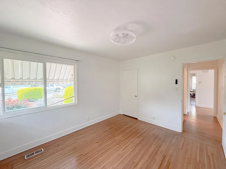 1226 Margery Ave — Photo 16
