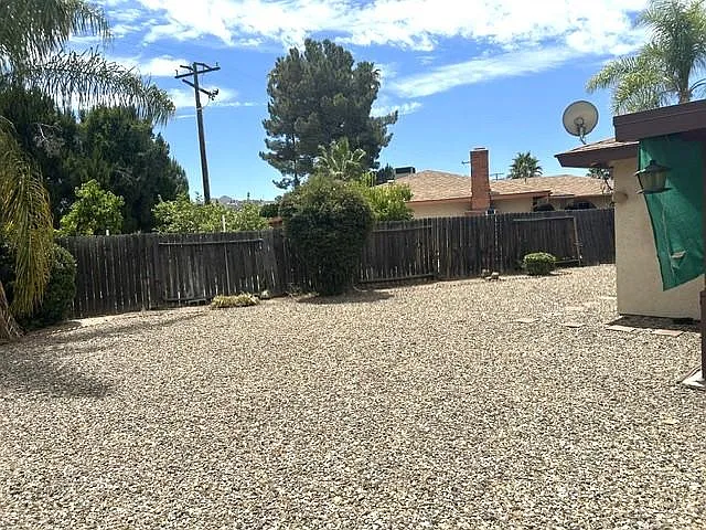 716 Robert Dr — Photo 18