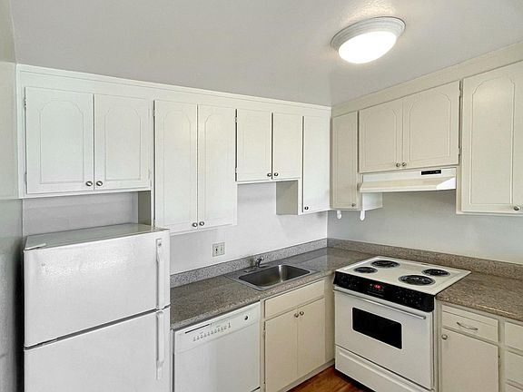 4th image of 2201 Laguna St #405