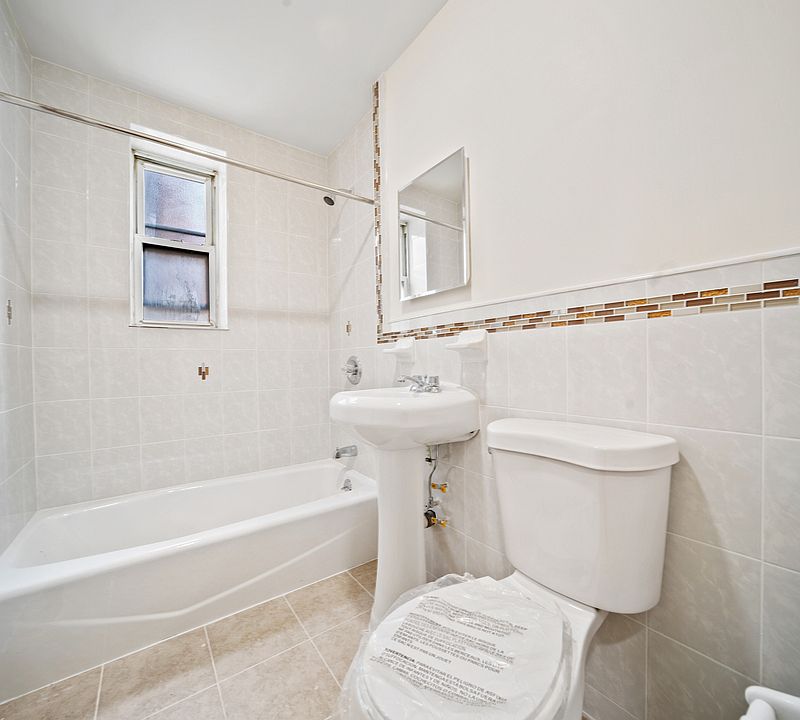 1st image of 36-20 Parsons Blvd #11