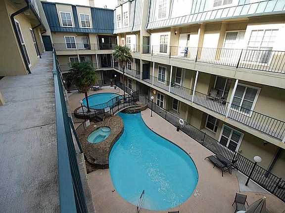 2nd image of 921 Marine Dr APT 323